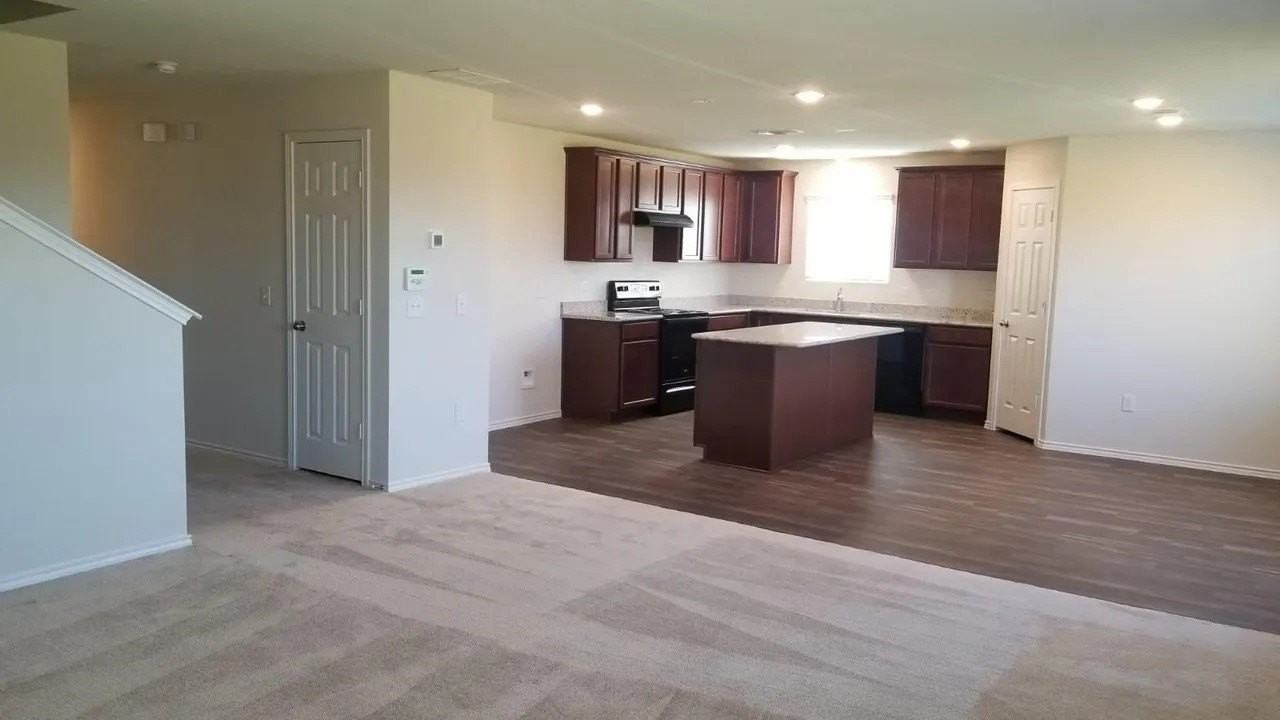 1329 Waggoner Dr - Photo 5 of 30