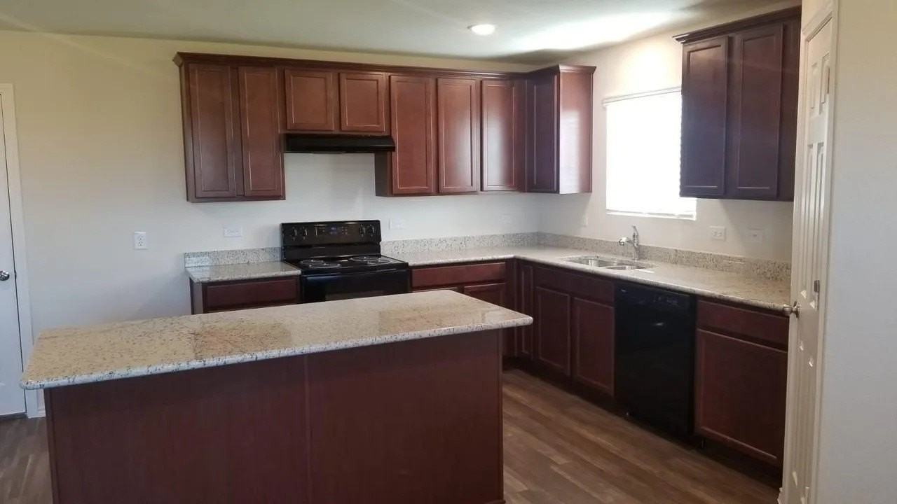 1329 Waggoner Dr - Photo 6 of 30