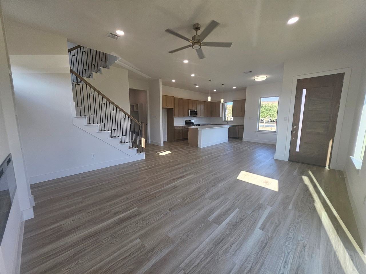 5603 Wayside Dr - Photo 5 of 25