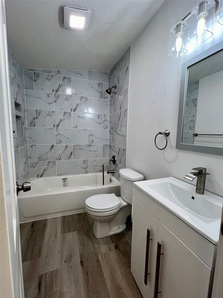 909 Hallum St - Photo 6 of 17