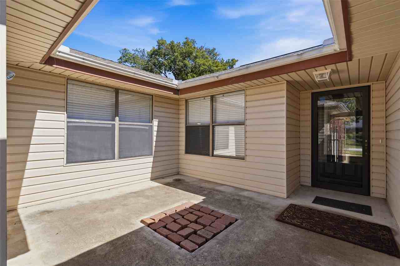 2406 Amber Hill Ln - Photo 4 of 30