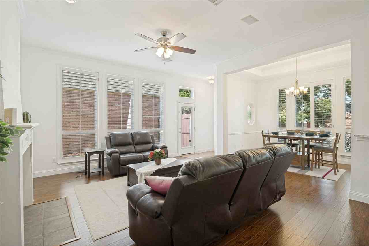 6924 Harvey Ln - Photo 5 of 25