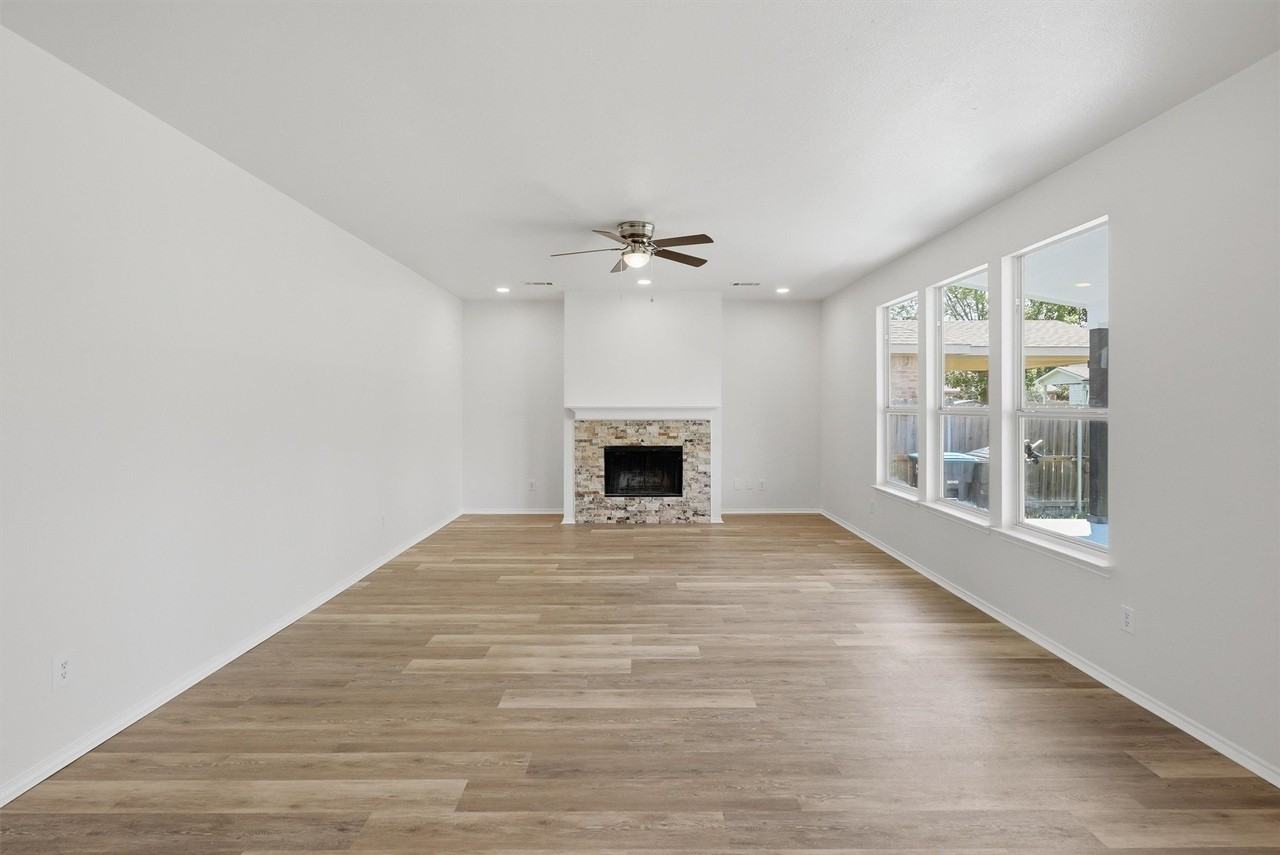 7104 Starwood Dr - Photo 4 of 40