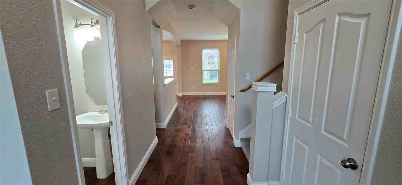 5004 Wethington Ct - Photo 4 of 22
