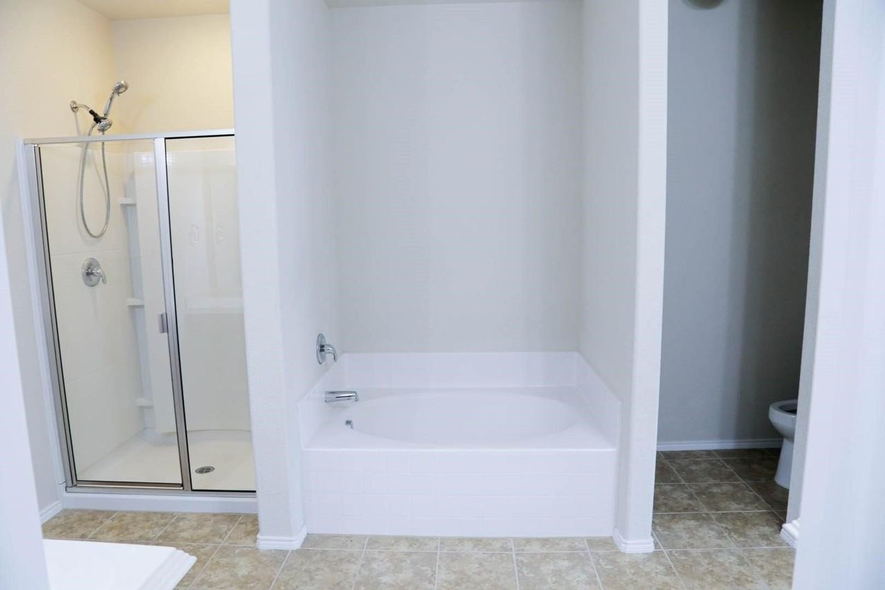 3213 Peninsula Trl - Photo 7 of 17