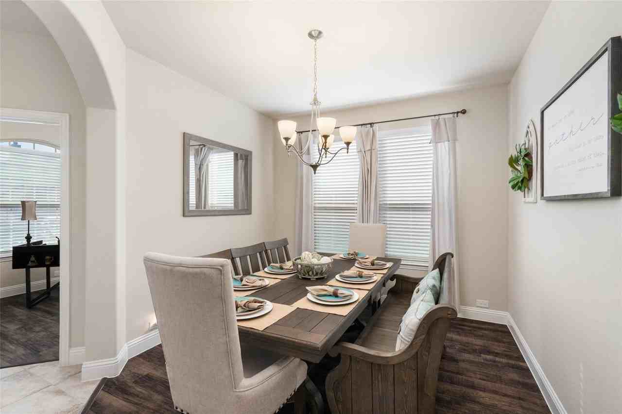 1017 Hoyt Dr - Photo 6 of 31