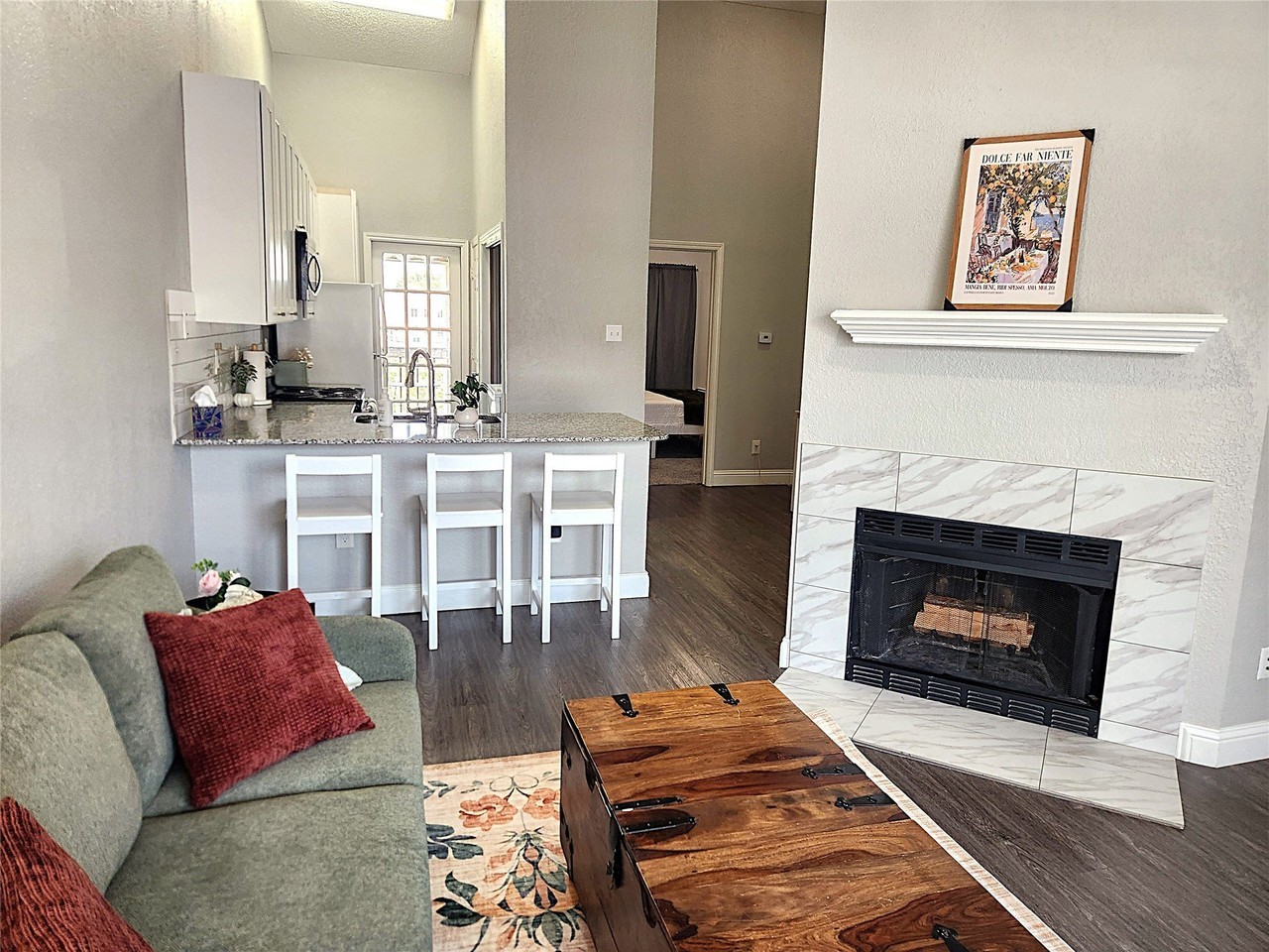 4800 W Lovers Ln - Photo 6 of 30