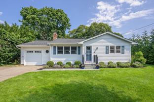 35 Maryland Blvd - Photo 1 of 1
