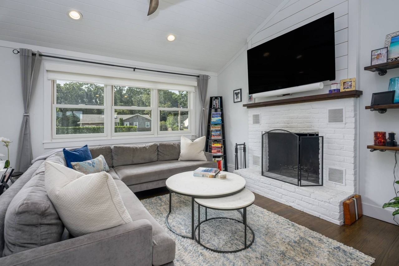 35 Maryland Blvd - Photo 5 of 13