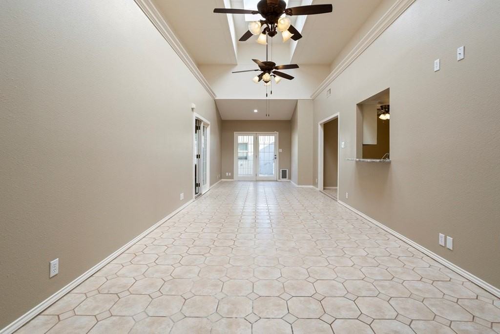 925 Sartain Dr - Photo 3 of 29