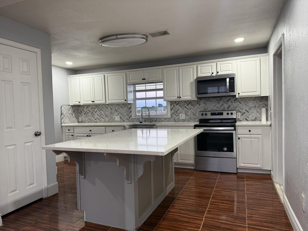 3814 E Marigold St - Photo 4 of 10