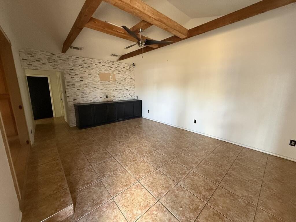 1304 Woodlawn Dr - Photo 2 of 14