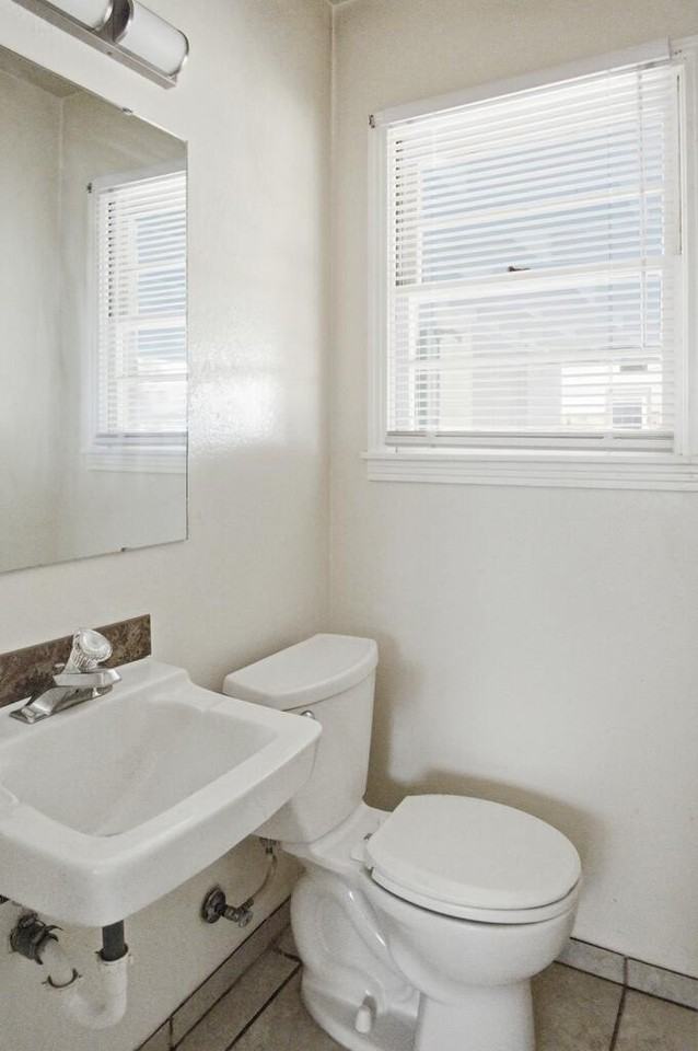 513 E 44th St - Photo 2 of 14