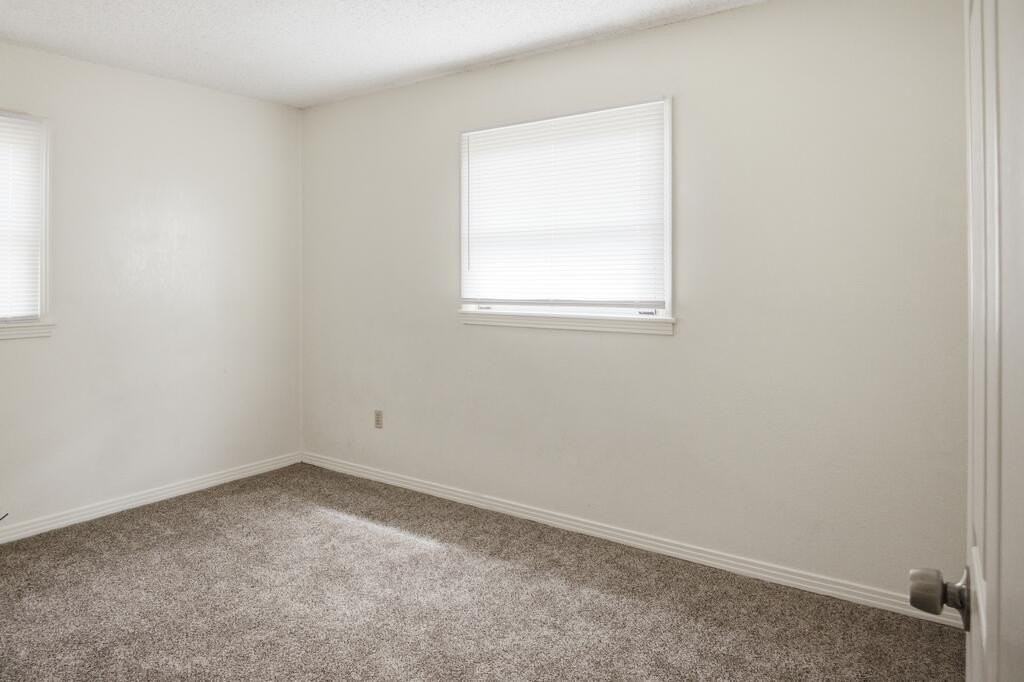 513 E 44th St - Photo 7 of 14
