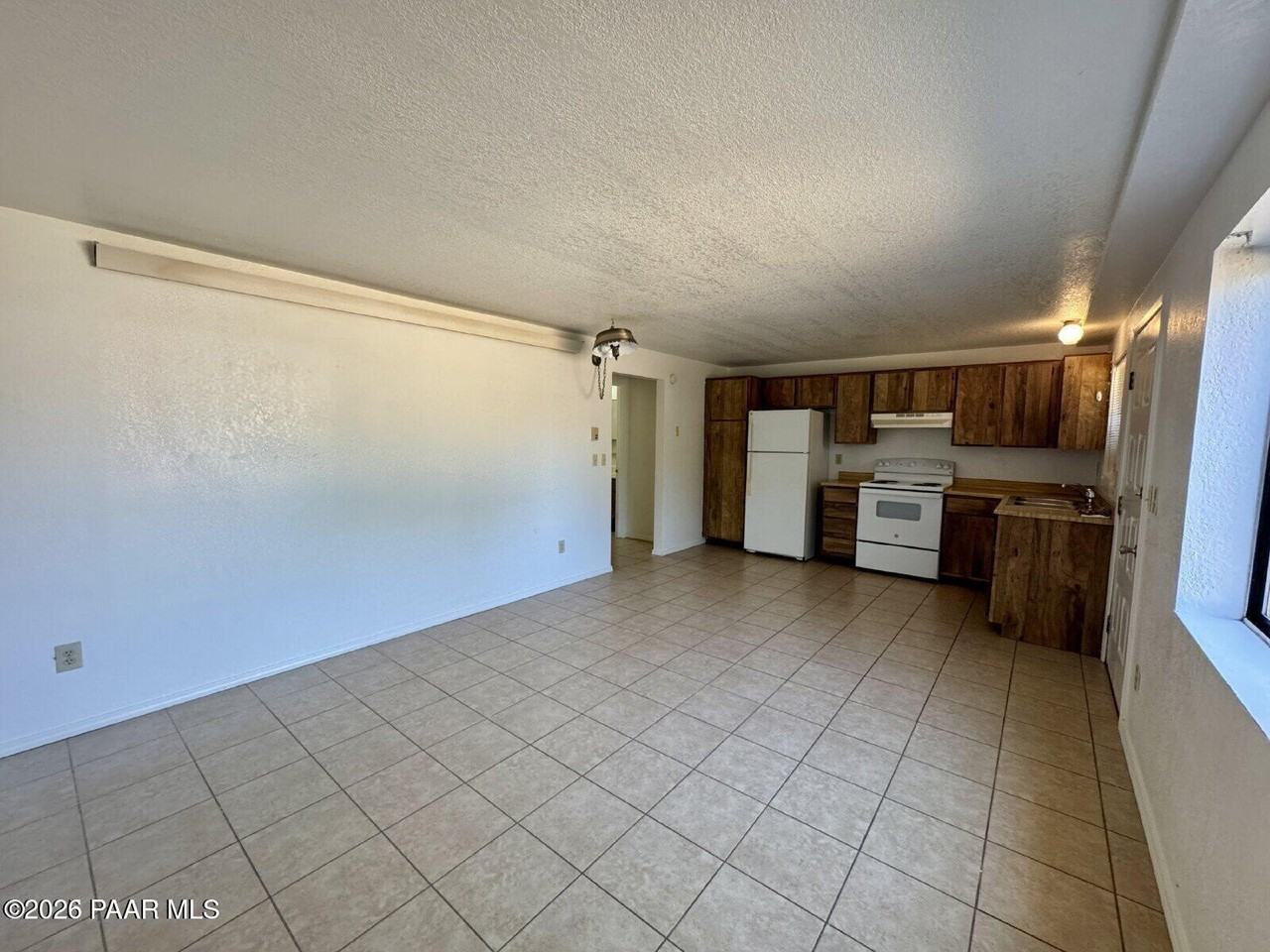 927 N Old Chisholm Trl #A - Photo 2 of 8