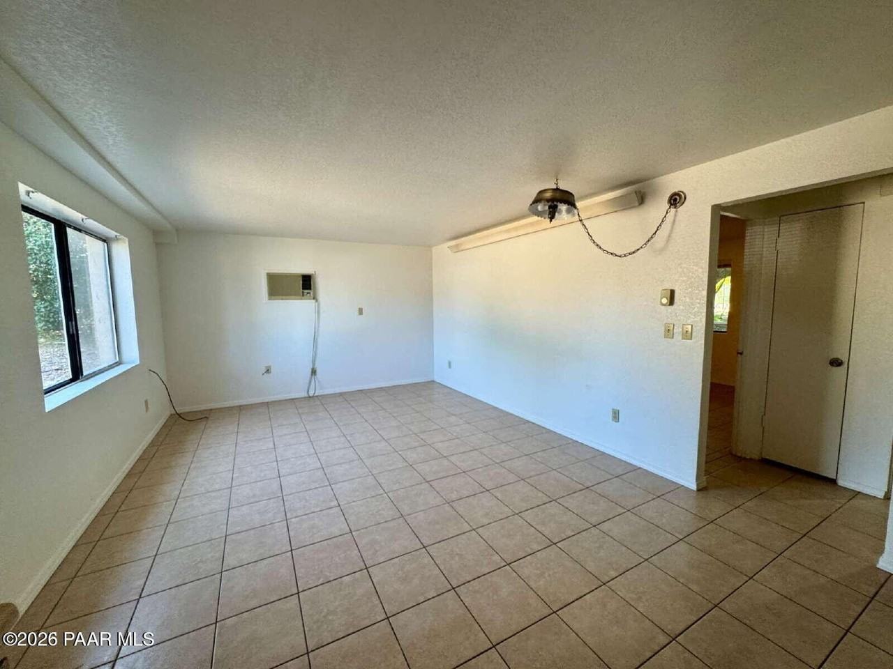 927 N Old Chisholm Trl #A - Photo 3 of 8