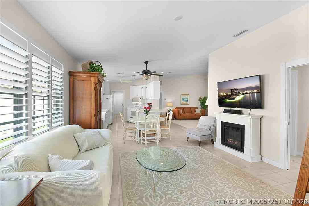8016 Se Peppercorn Ct - Photo 2 of 41