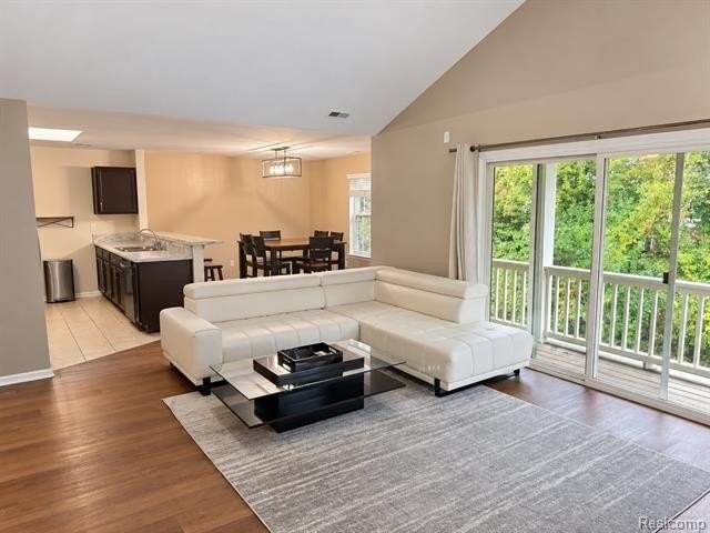 45693 Cagney Dr - Photo 5 of 18