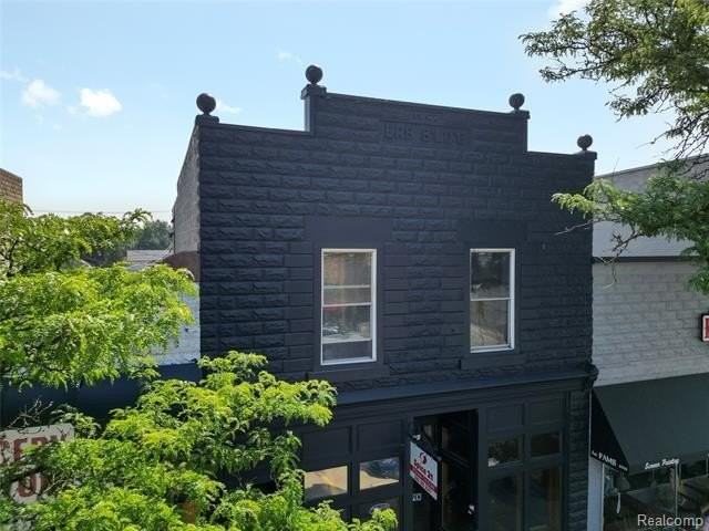 125 S Main St - Photo 3 of 30