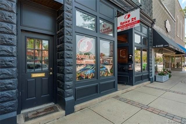 125 S Main St - Photo 4 of 30