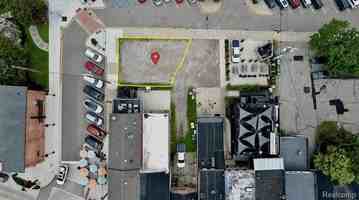 featured image of E Saint Paul St