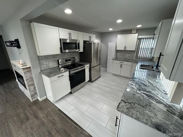 29620 Hathaway St - Photo 5 of 21