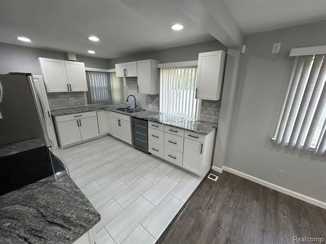 29620 Hathaway St - Photo 6 of 21