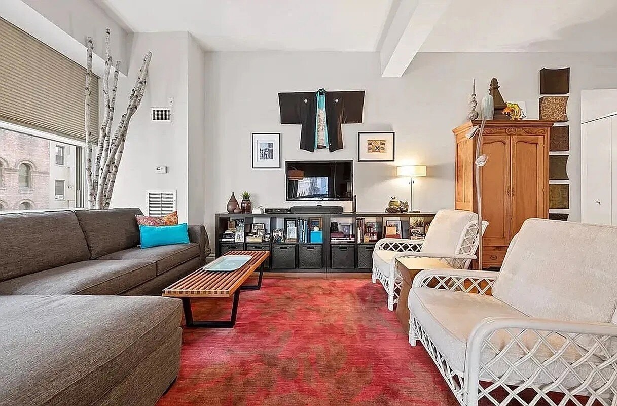 88 Greenwich St - Photo 2 of 9