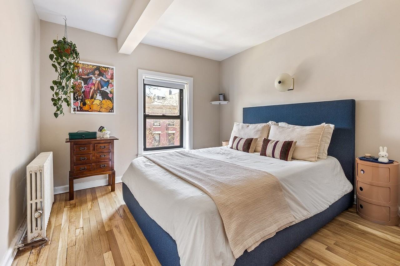 319 Union St - Photo 5 of 7