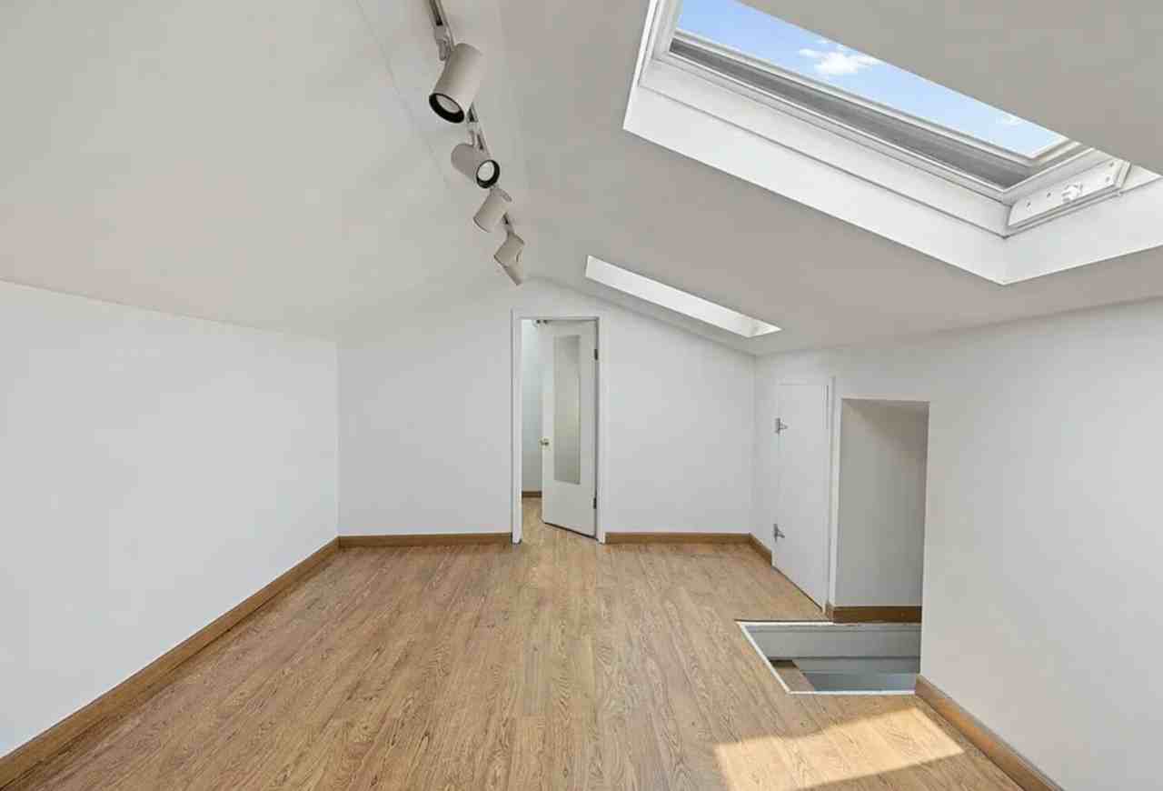 319 Union St - Photo 6 of 7