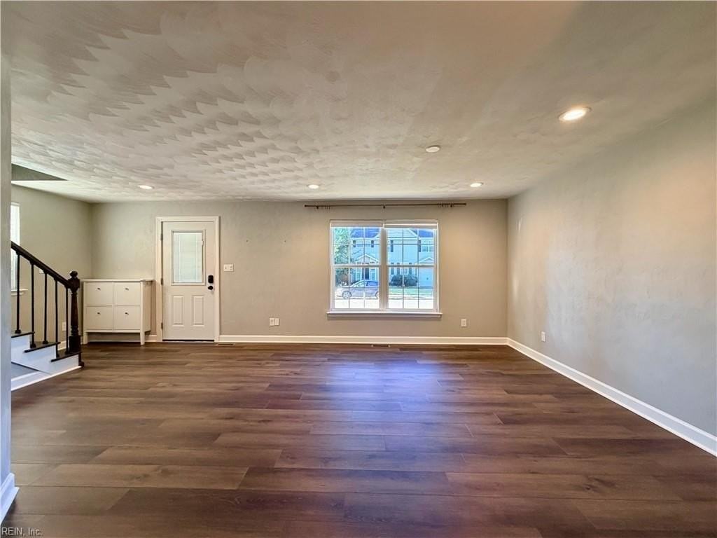 532 Lenox Ave - Photo 7 of 41