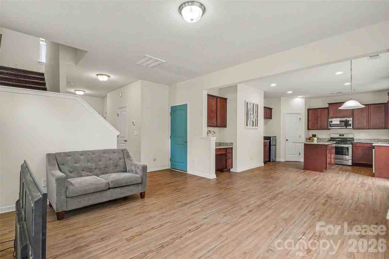 369 Settlers Grove Ln - Photo 7 of 27