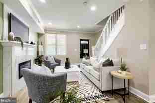 2560 Robb St - Photo 1 of 1