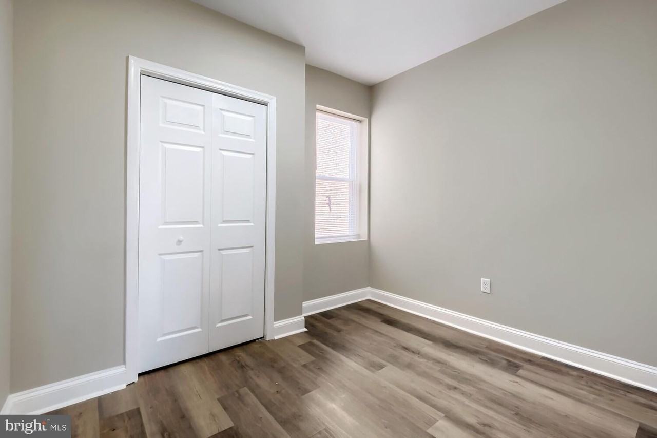 2560 Robb St - Photo 6 of 11