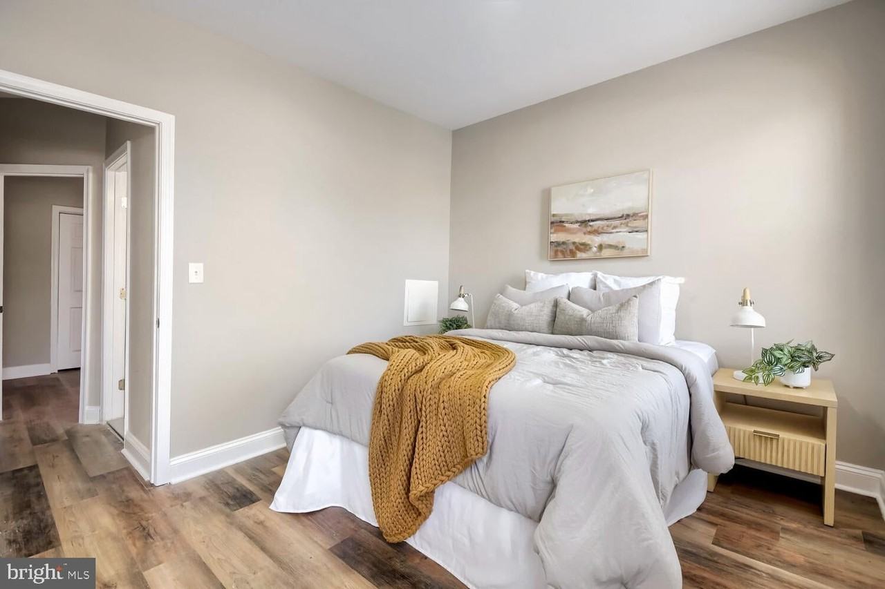 2560 Robb St - Photo 7 of 11