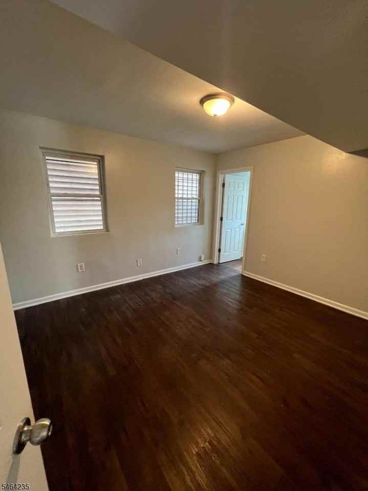 190 Jefferson St - Photo 5 of 16