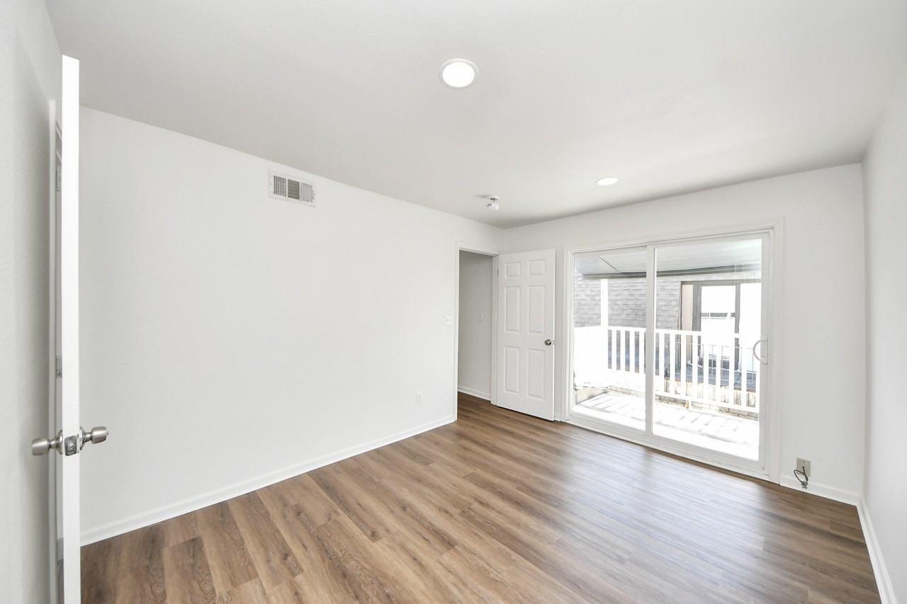 12068 Beechnut Street Street #C - Photo 4 of 44