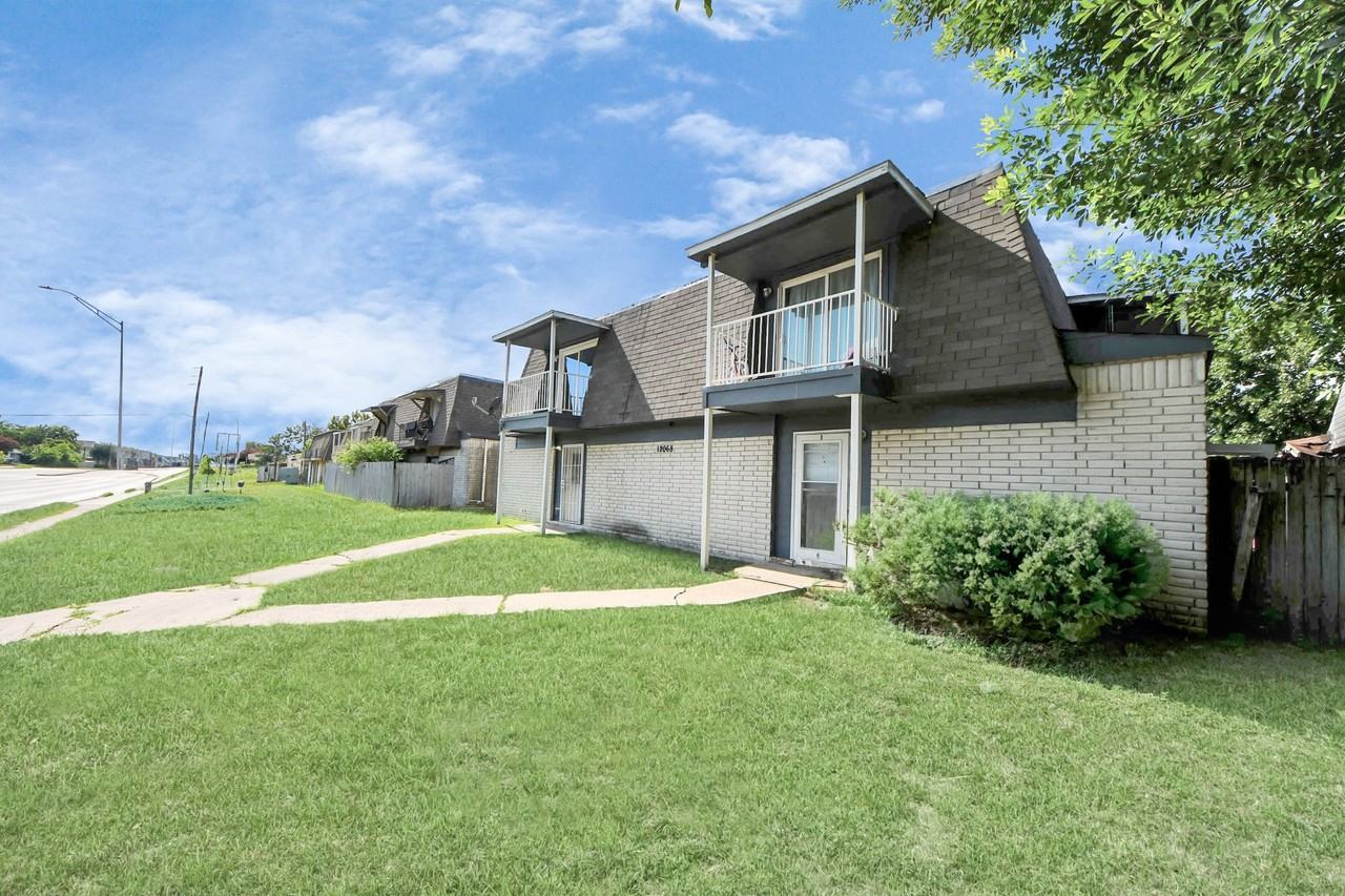 12068 Beechnut Street Street #C - Photo 5 of 44