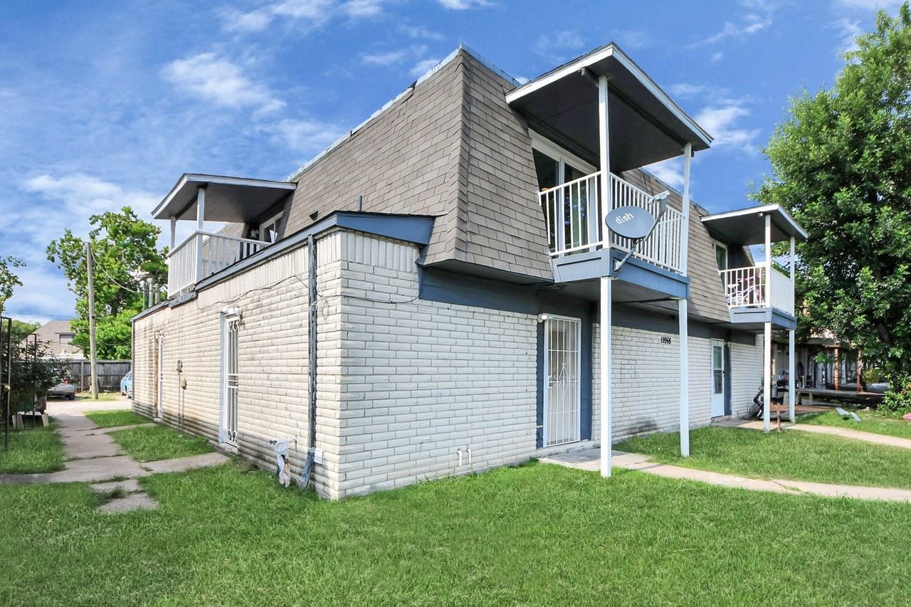 12068 Beechnut Street Street #C - Photo 7 of 44