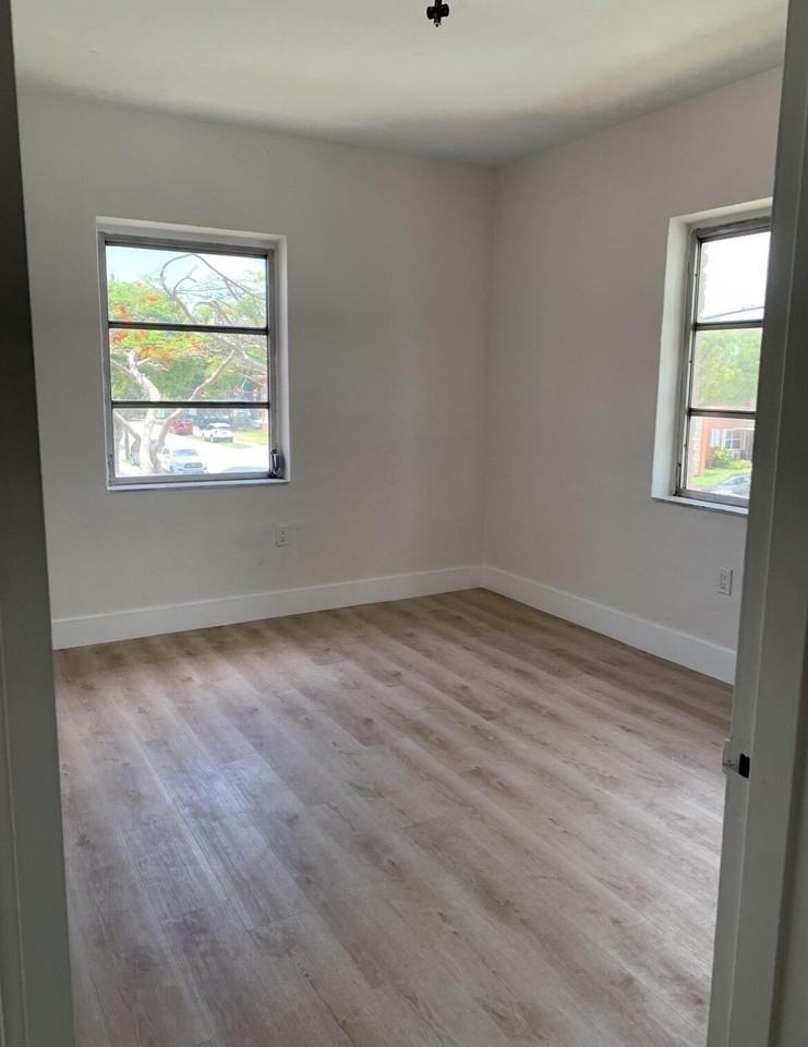 3591 Sw 10th St #12B - Photo 4 of 27