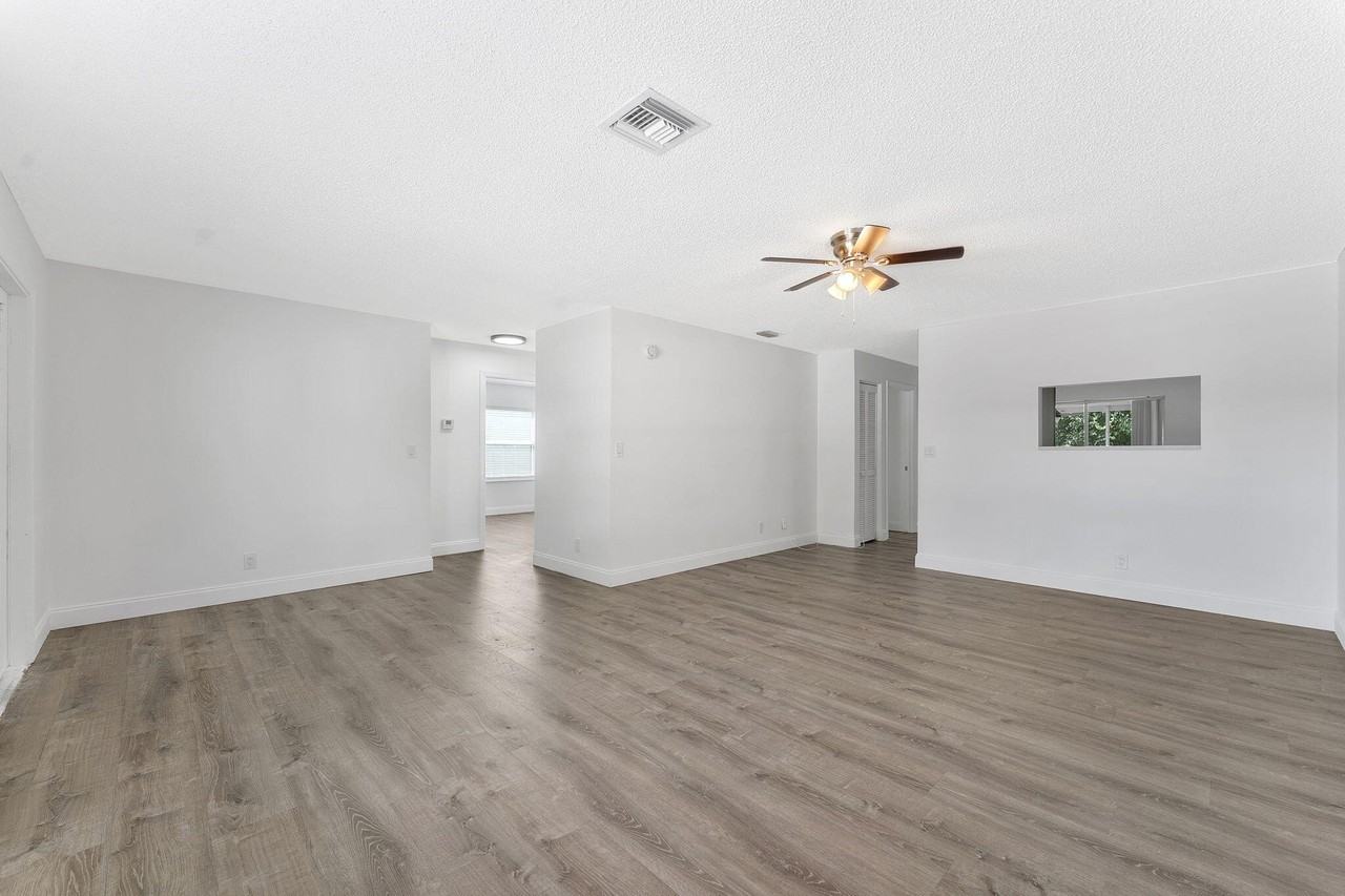 5855 Timber Valley Dr - Photo 3 of 28