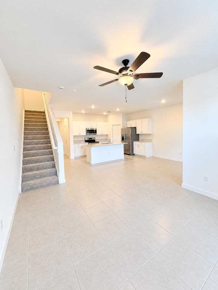 4168 Lagoon Shore Dr - Photo 5 of 27