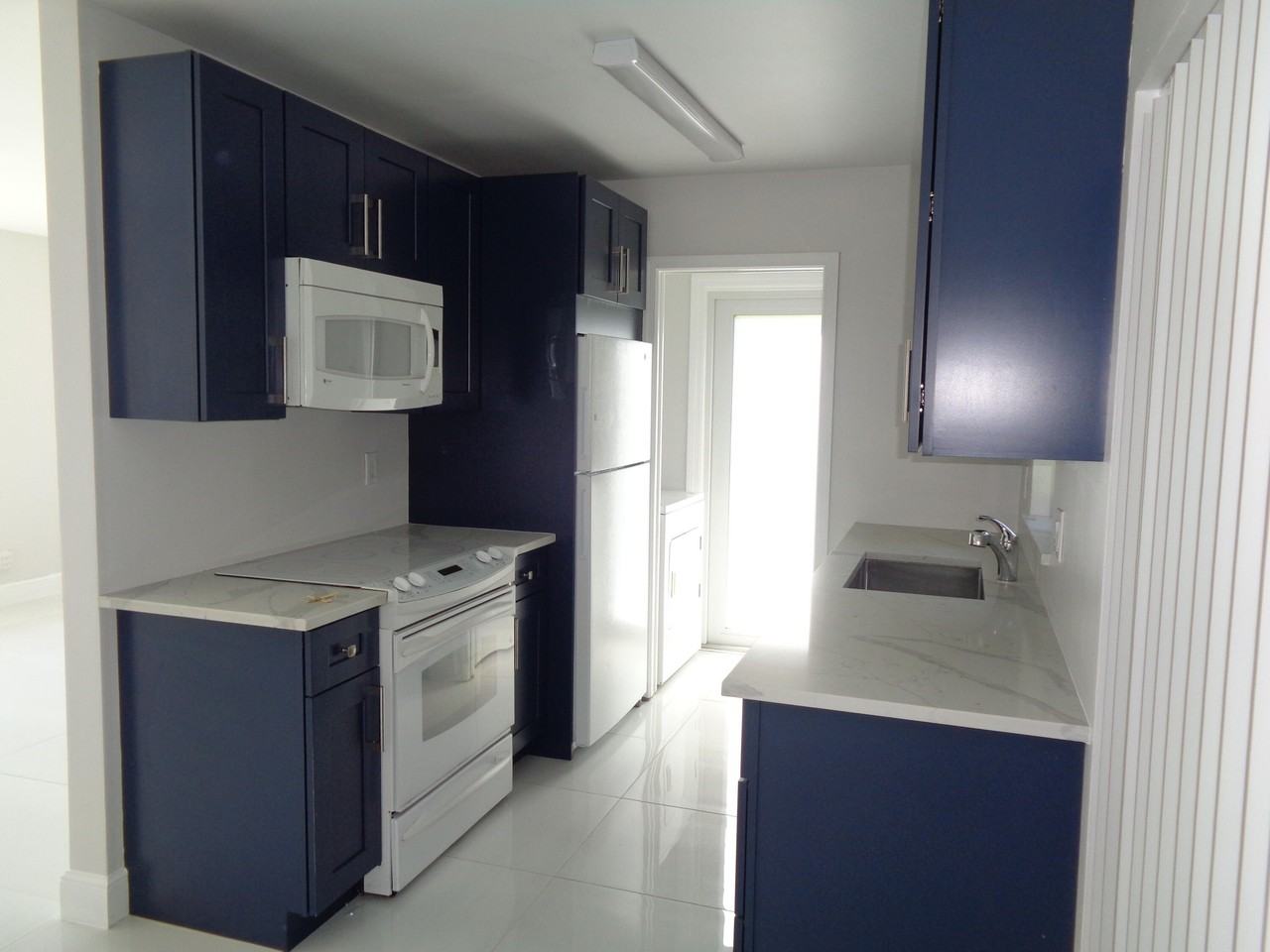 9907 Liberty Ct - Photo 3 of 15