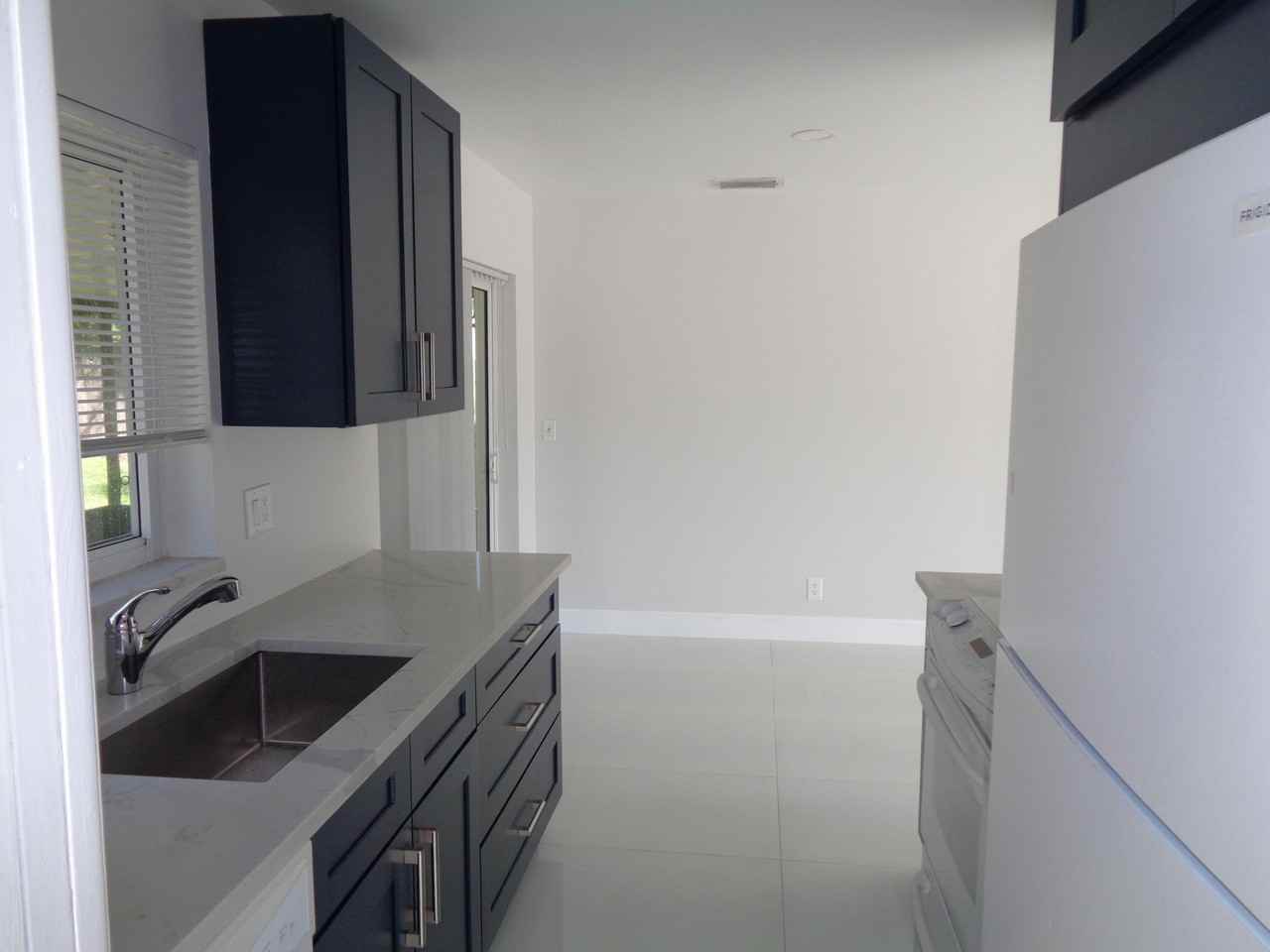 9907 Liberty Ct - Photo 4 of 15