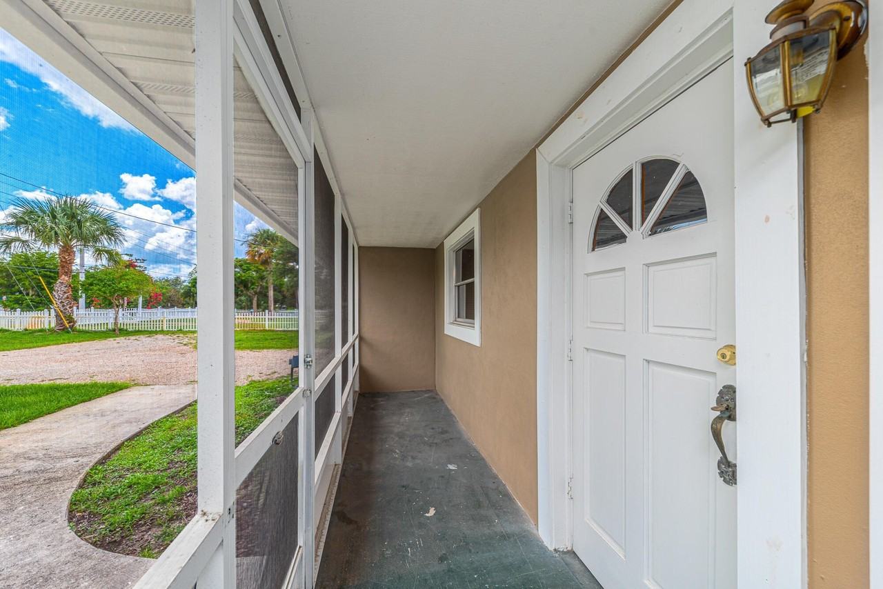 925 Se Osceola St - Photo 3 of 15