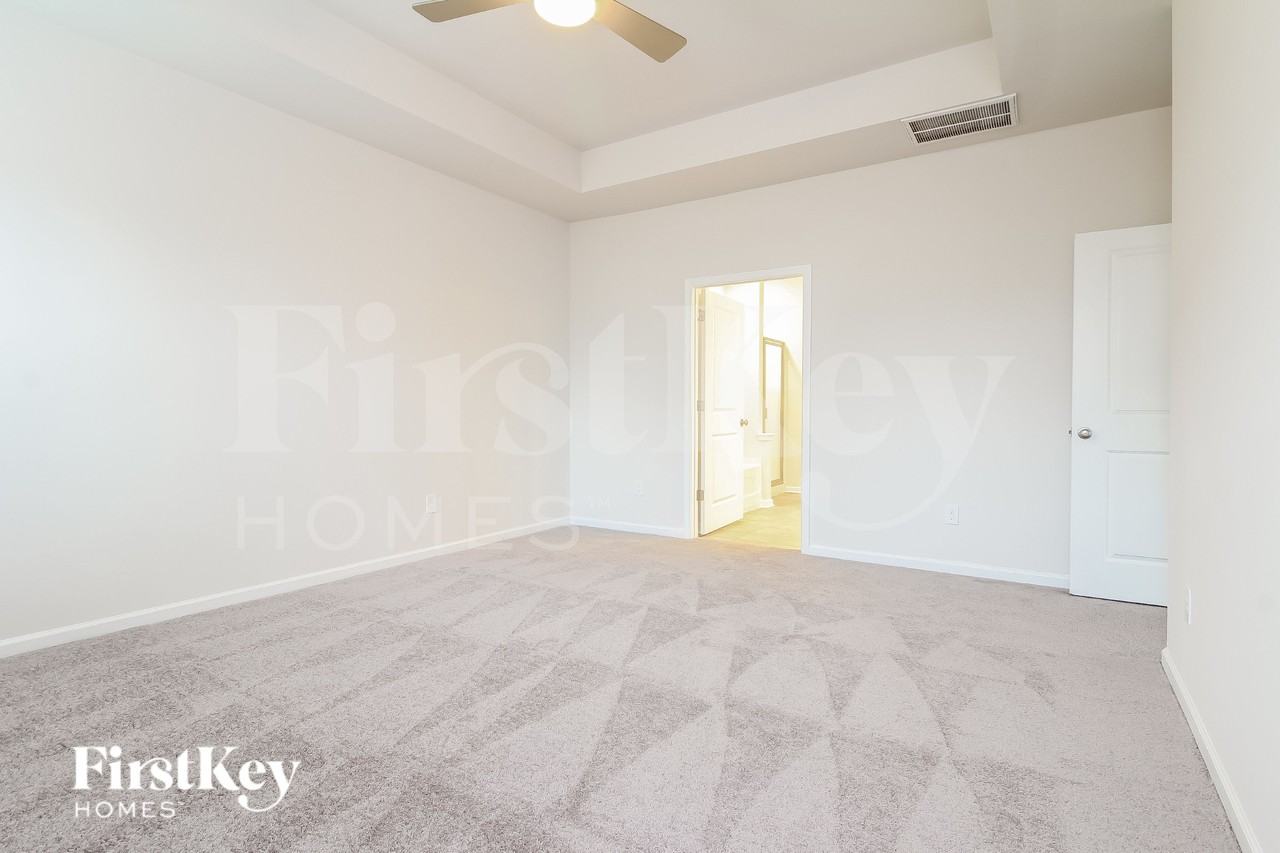 470 Yoshino Cherry Dr - Photo 7 of 15