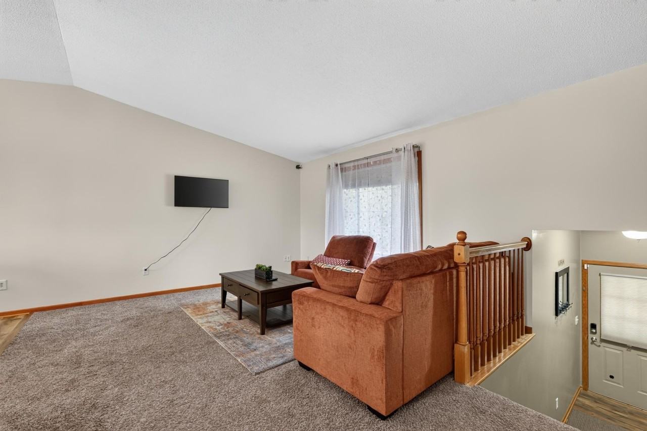 3838 Strathmore Ln Se - Photo 3 of 48