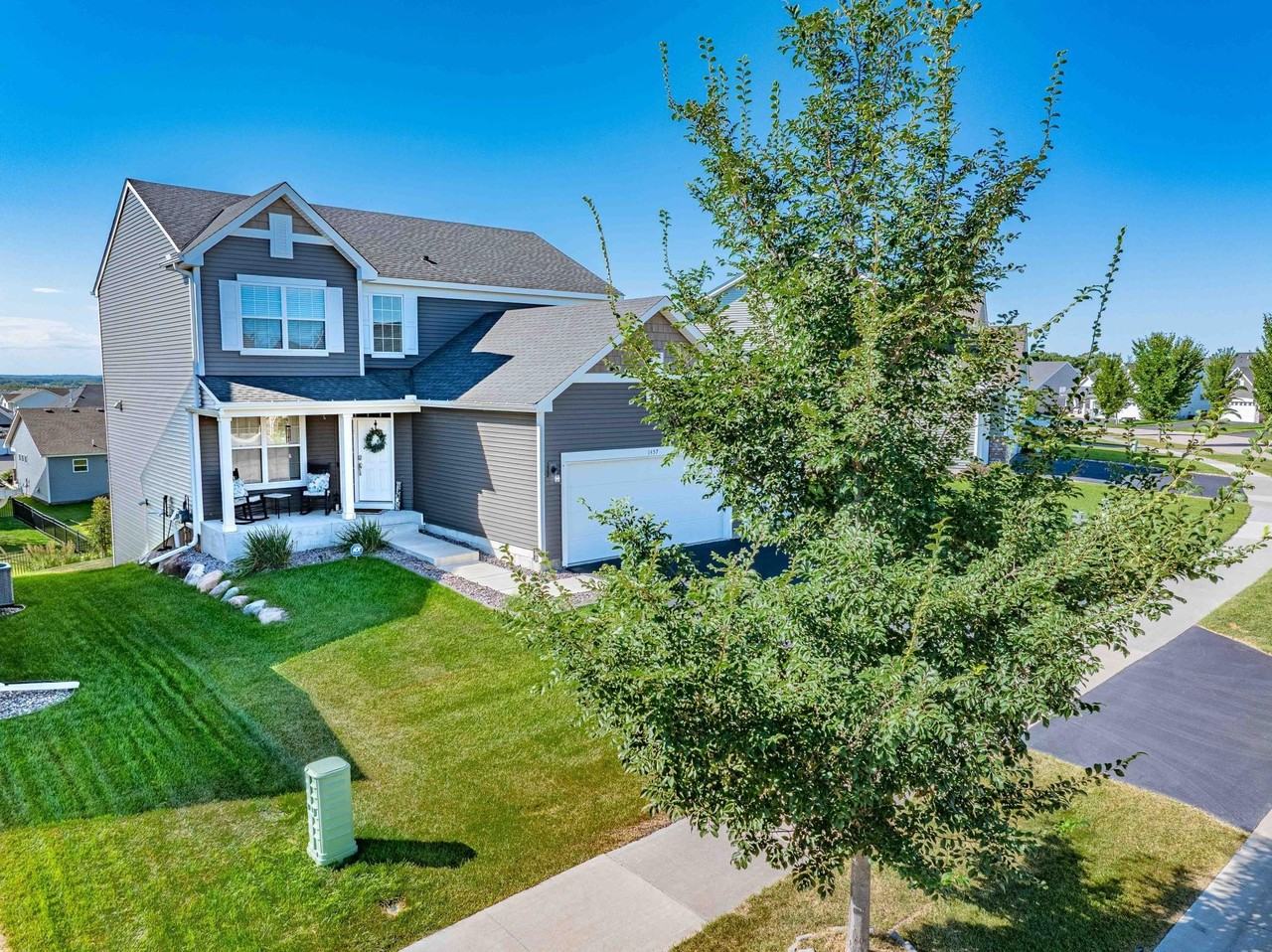 1457 Nutmeg Cir - Photo 3 of 50