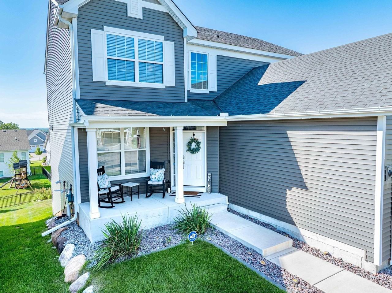 1457 Nutmeg Cir - Photo 4 of 50