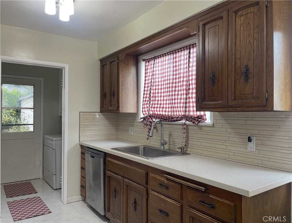 15041 Cedarsprings Dr - Photo 3 of 10